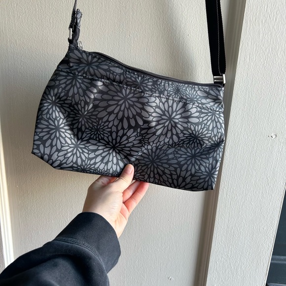 black and grey floral baggillini - Picture 4 of 6